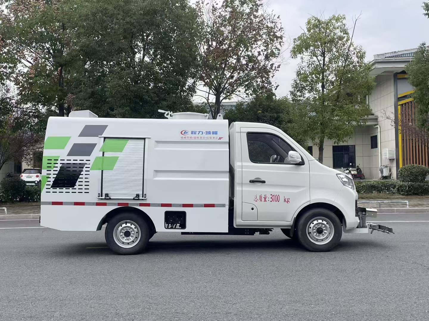 長安純電動養(yǎng)護(hù)車